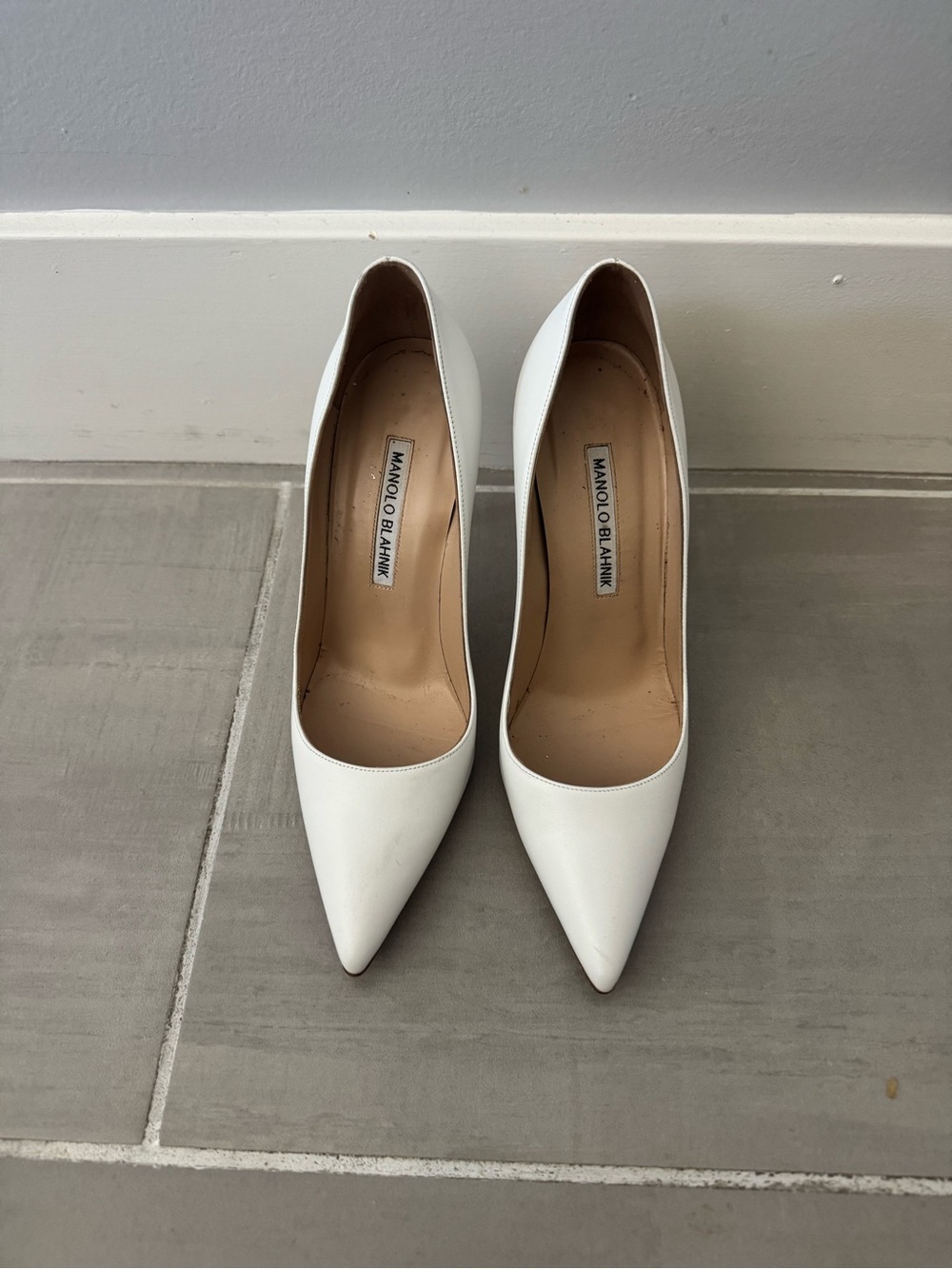 Manolo Blahnik White Pointed-Toe Leather Stiletto Pumps